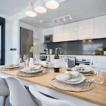 Modern In - By Welcomely * Calpe