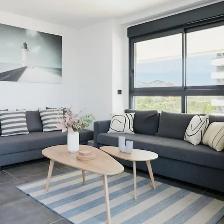 Appartement Modern With A Pool - By Welcomely