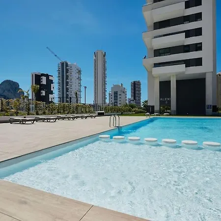 Modern With A Pool - By Welcomely Appartement